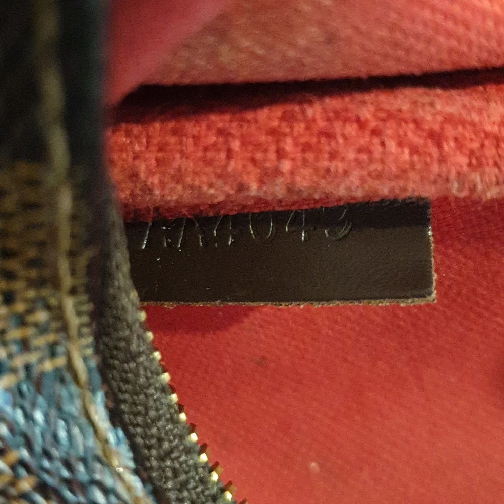 Louis Vuitton Eva Damier - Picture 11 of 15